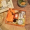 20cm * 7cm * 17cm Kotak Hadiah Liburan Dilapisi Oranye Dengan Jendela Transparan