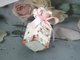 ODM 5 * 5 * 12cm Kotak Kertas Permen Cokelat Pernikahan Dengan Pita